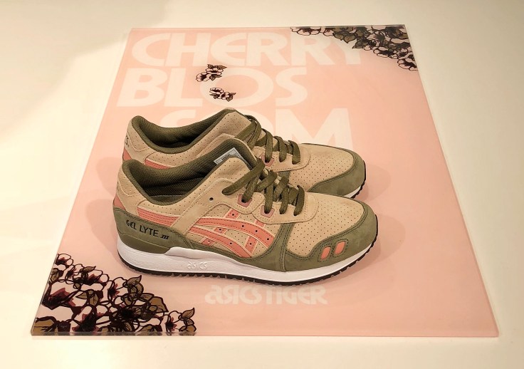 AsicsTiger Cherry Blossom pack